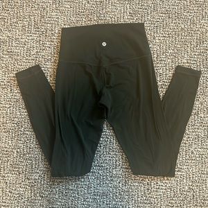 LULULEMON ALIGN YOGA PANTS. SIZE 6